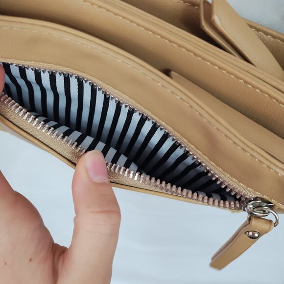 ACUARIO Tan Crossbody Bag - Picture 3 of 9